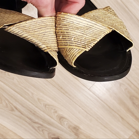 Vince "Ida" Sandals, Gold/Tan/Black, Open Toe, Croc Embossed, Size 8/8.5, EUC - Picture 12 of 15